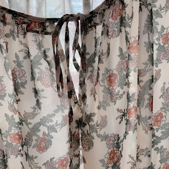 Max studios thin blouse - Picture 3 of 8